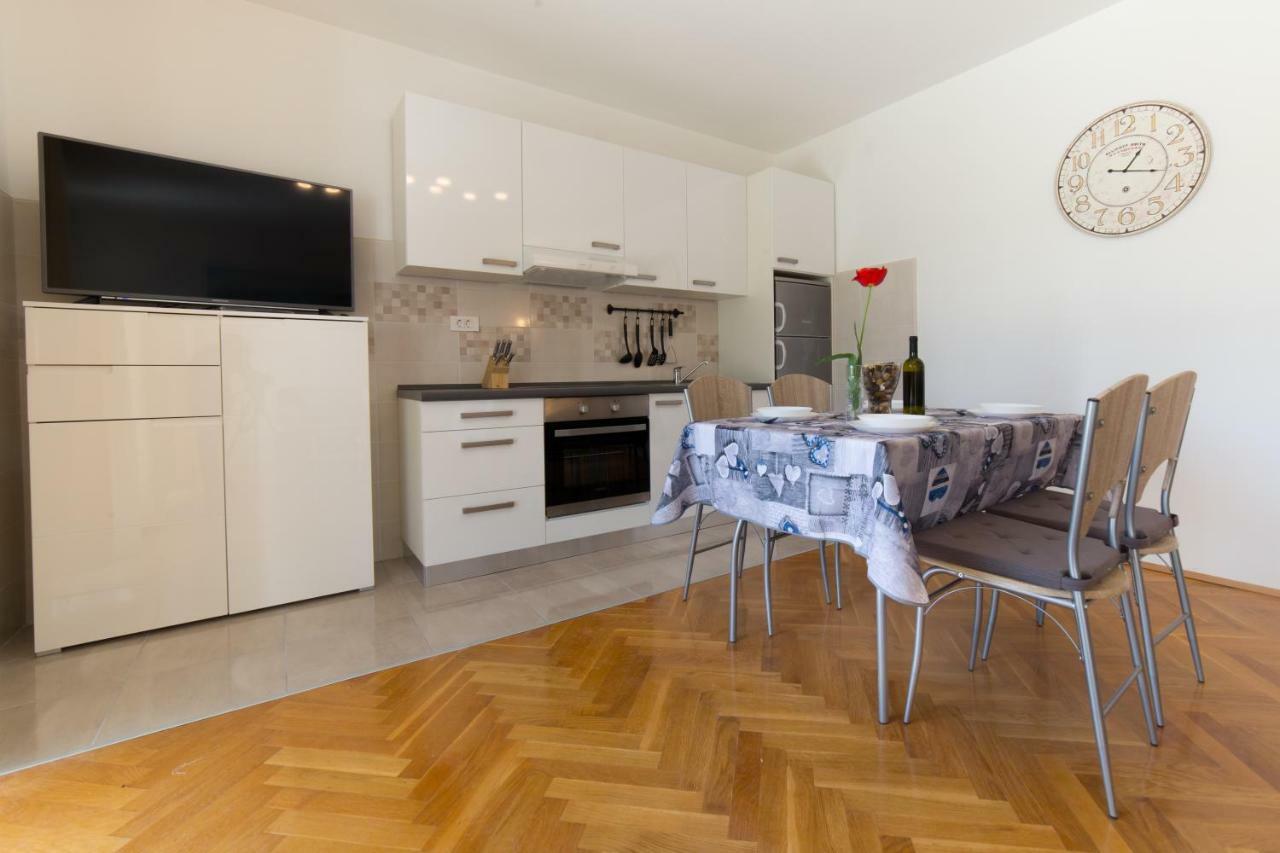 Apartments Raspolic Кастав Екстер'єр фото