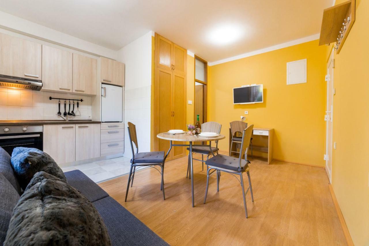 Apartments Raspolic Кастав Екстер'єр фото