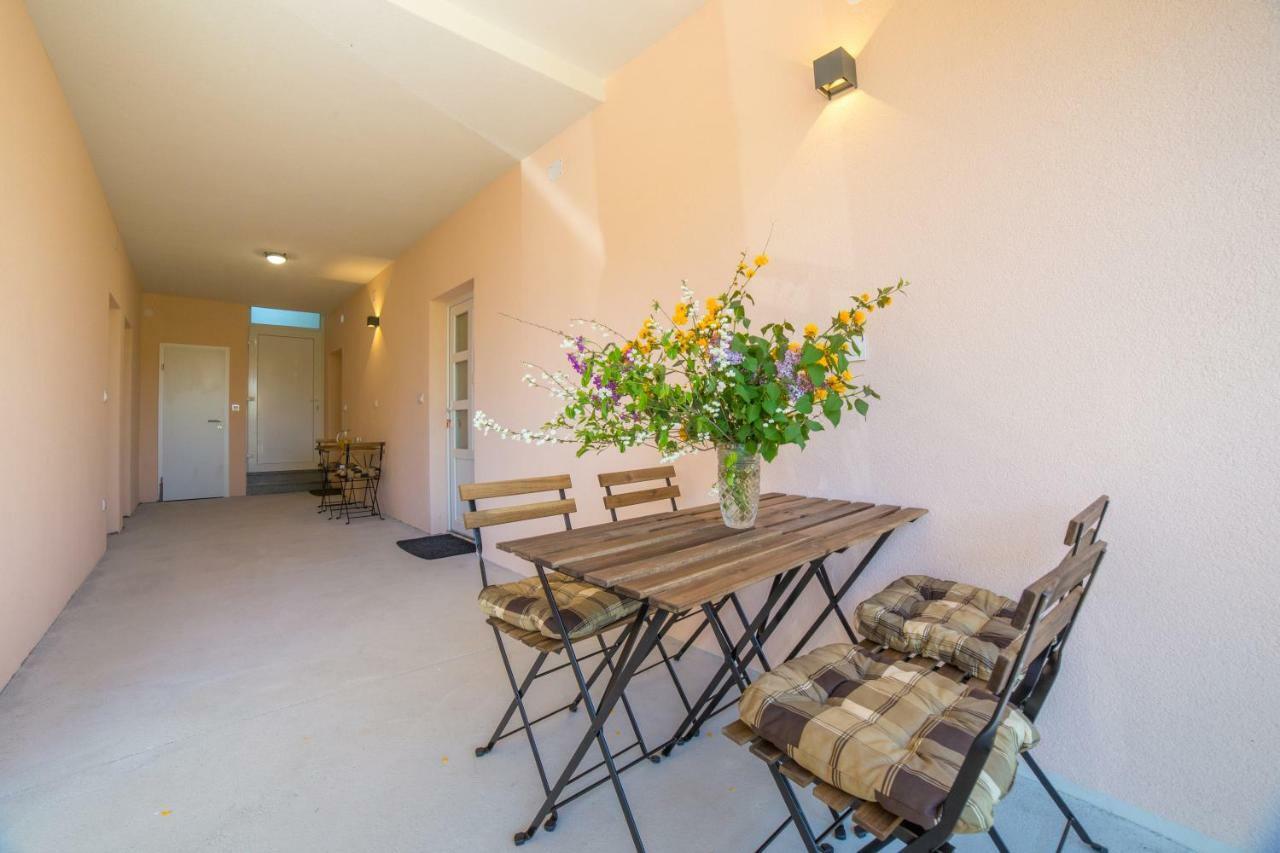 Apartments Raspolic Кастав Екстер'єр фото